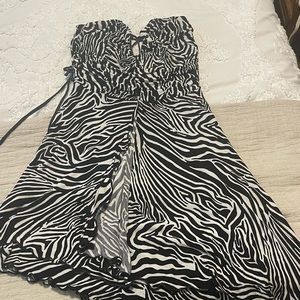 Zebra print crepe flowy Bebe dress